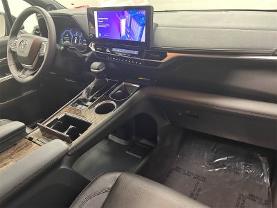 2025 Toyota Sienna Limited 7 Passenger