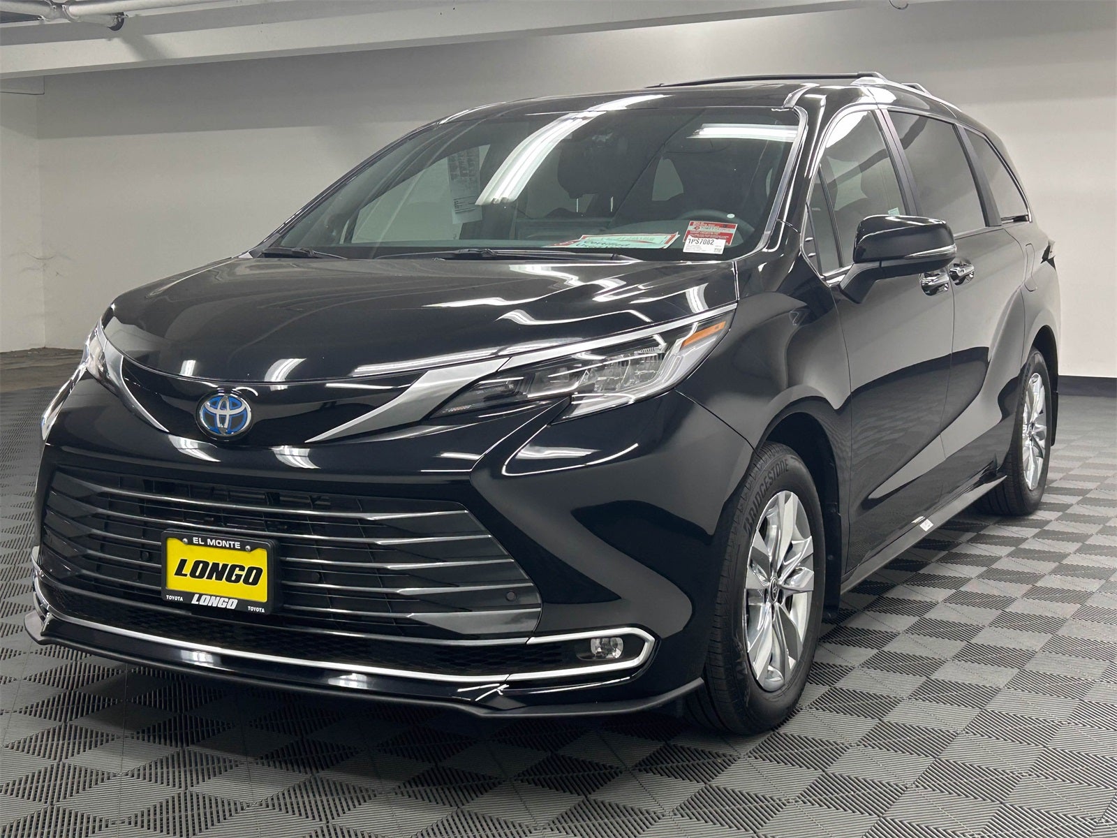 2025 Toyota Sienna Limited 7 Passenger