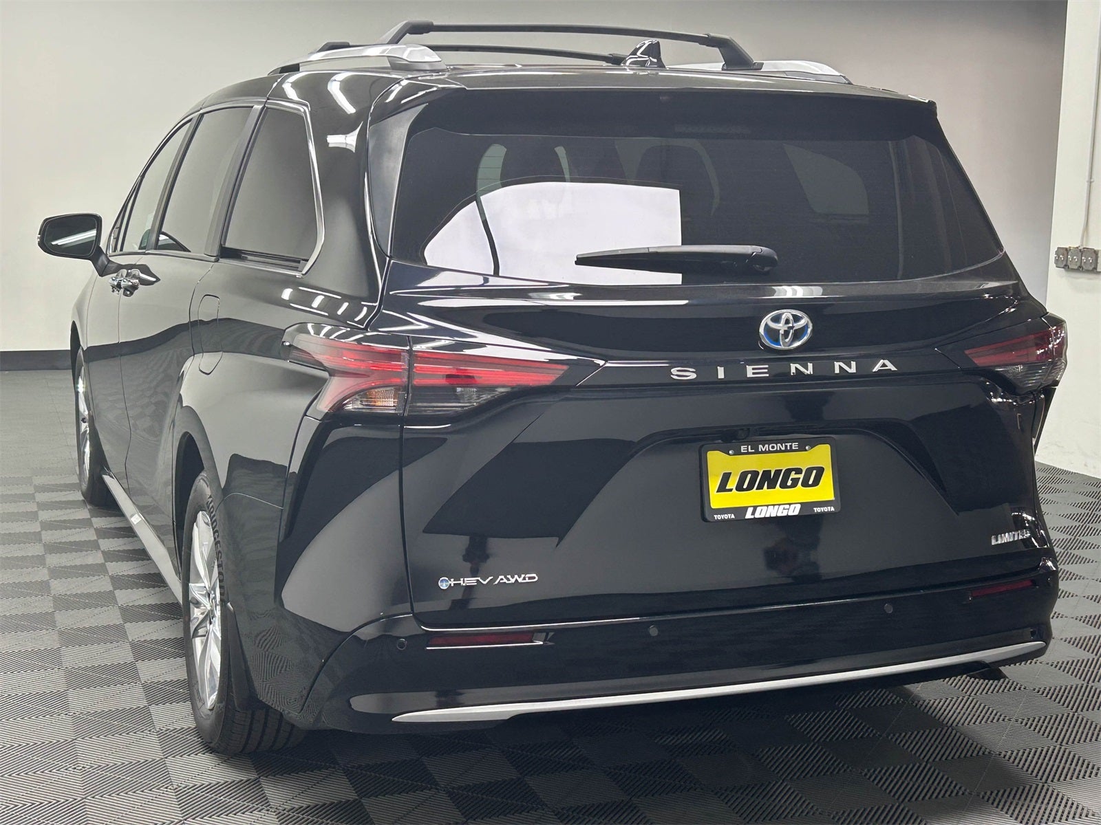 2025 Toyota Sienna Limited 7 Passenger