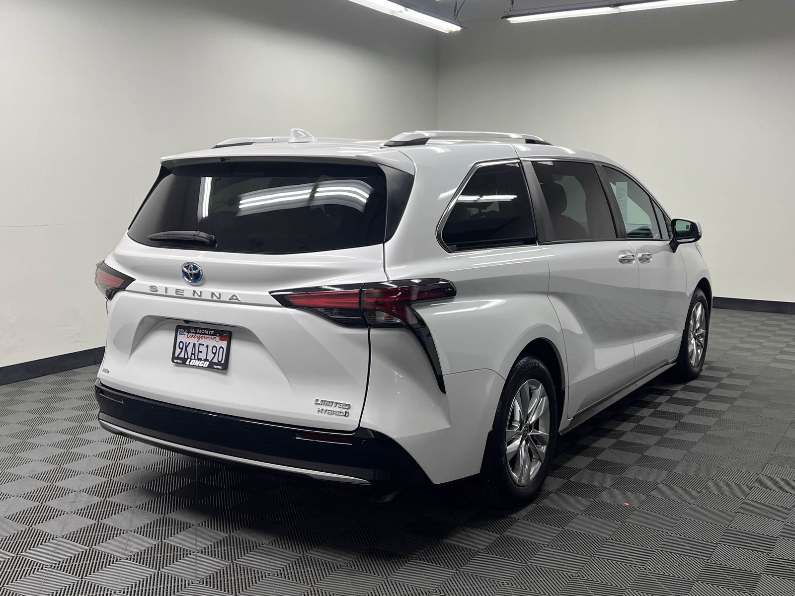 2023 Toyota Sienna Limited 7 Passenger