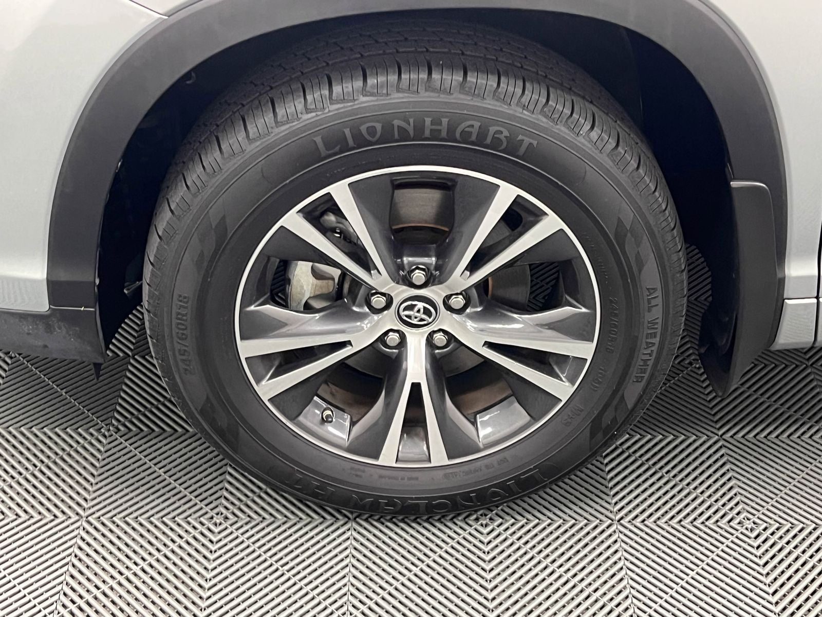 2018 Toyota Highlander LE