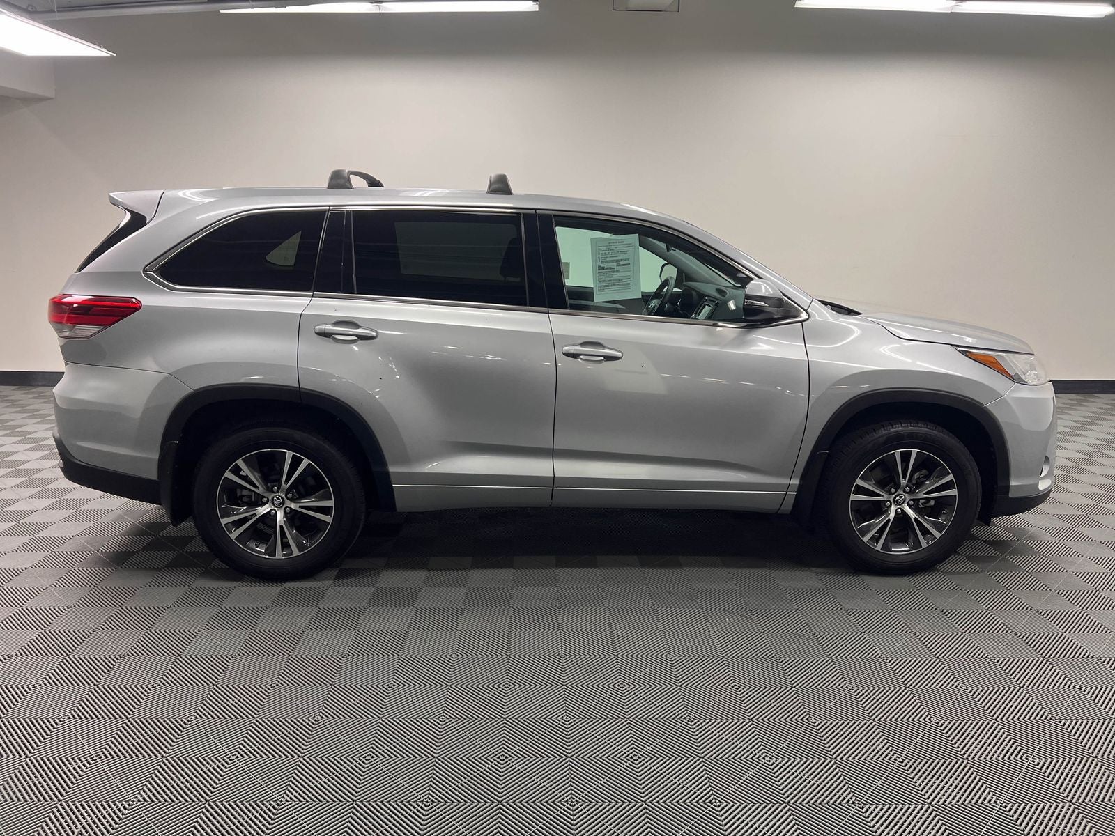 2018 Toyota Highlander LE