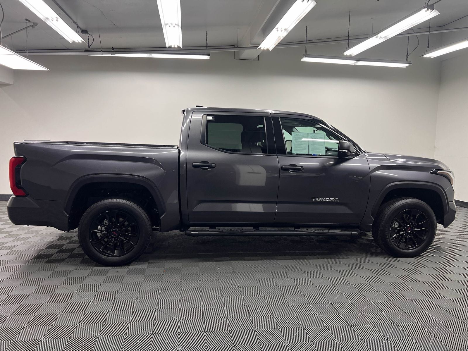 2022 Toyota Tundra SR5 4WD