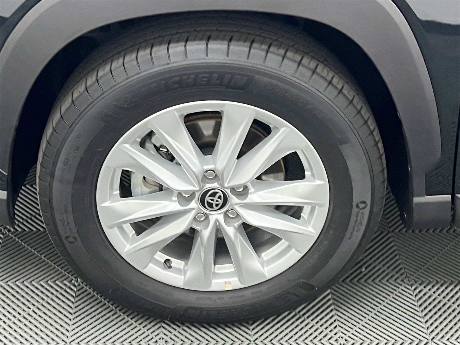 2025 Toyota Corolla Cross LE