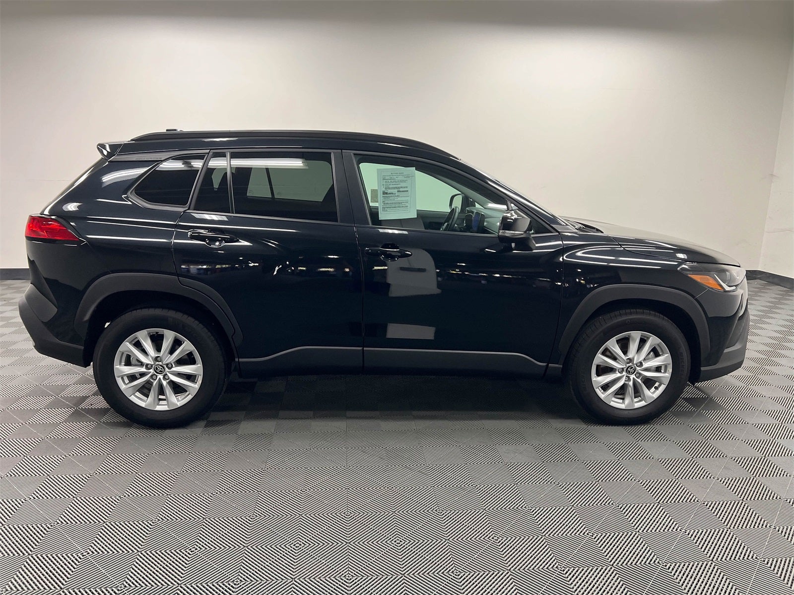 2025 Toyota Corolla Cross LE