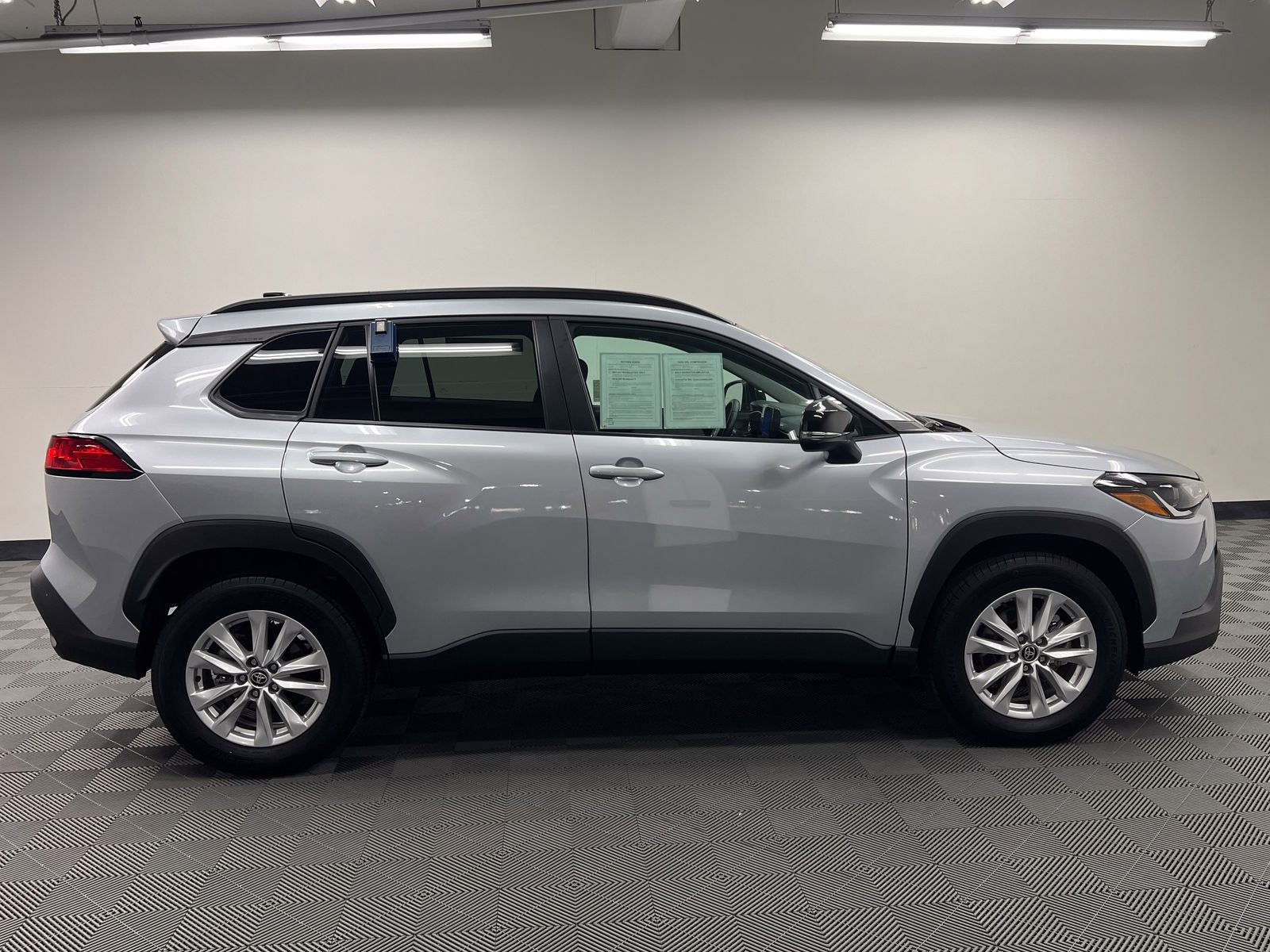 2025 Toyota Corolla Cross LE