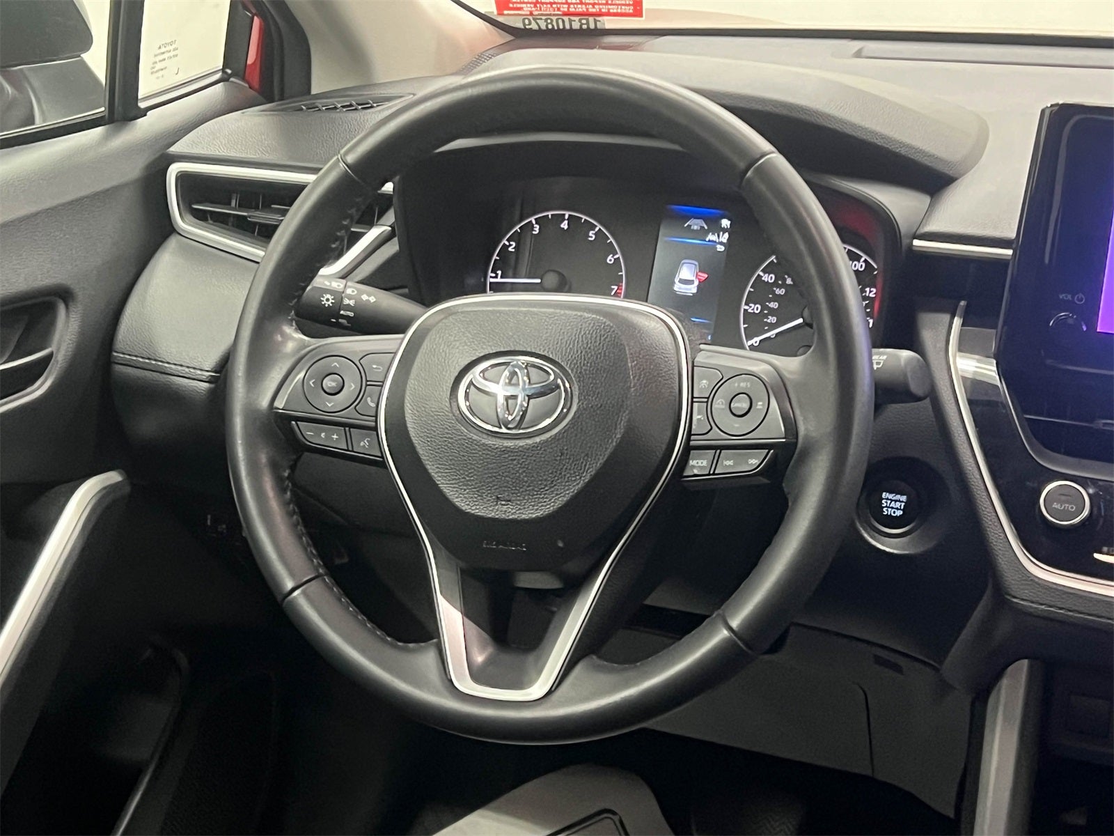 2025 Toyota Corolla Cross LE