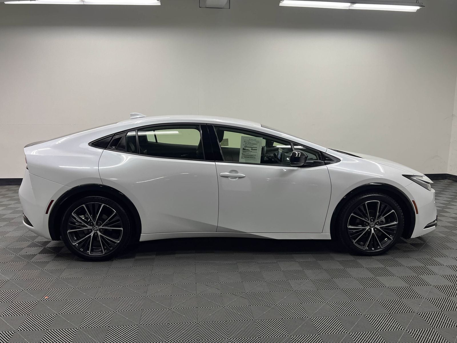 2025 Toyota Prius XLE