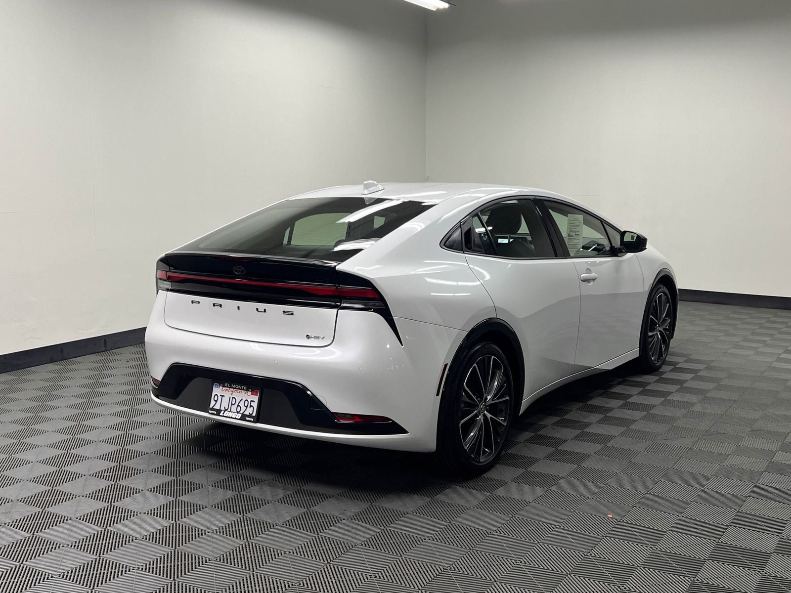 2025 Toyota Prius XLE