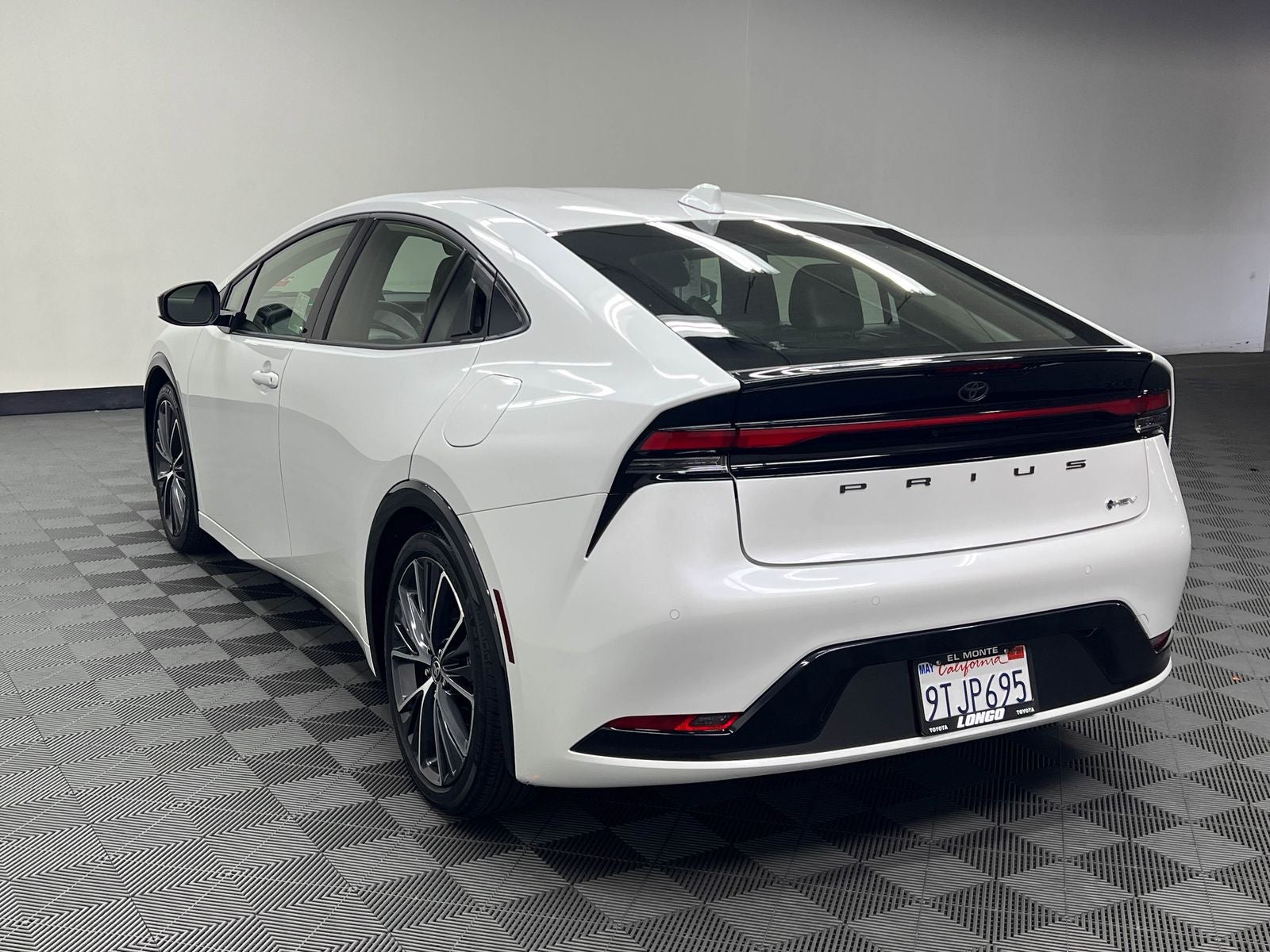 2025 Toyota Prius XLE