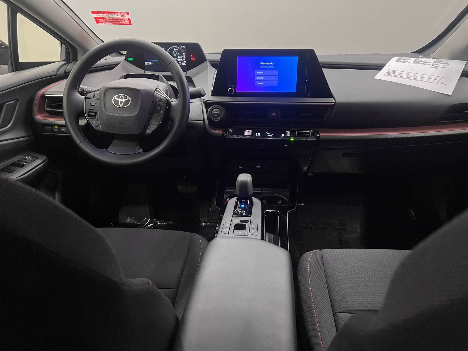 2025 Toyota Prius Plug-In Hybrid SE