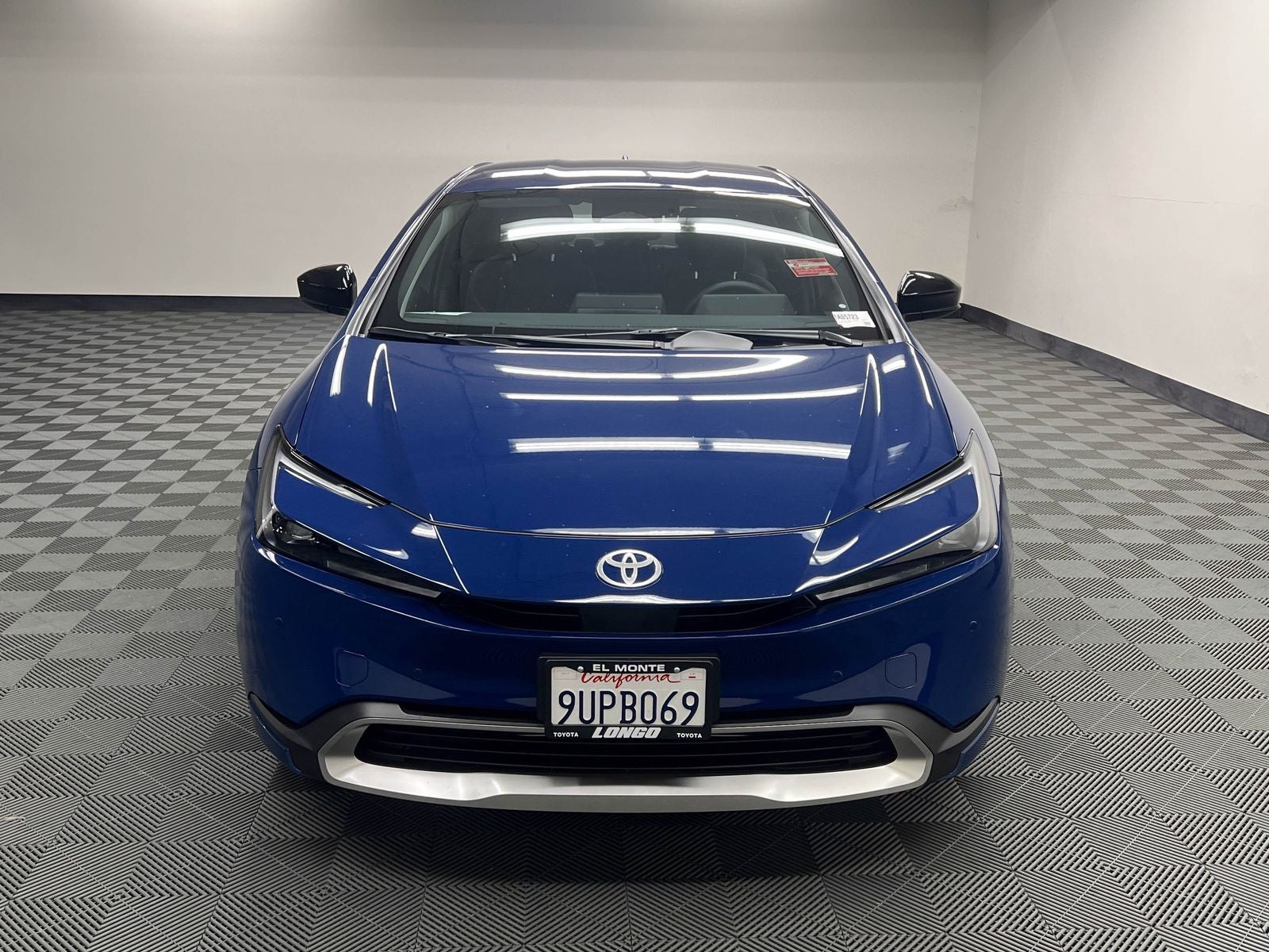2025 Toyota Prius Plug-In Hybrid SE