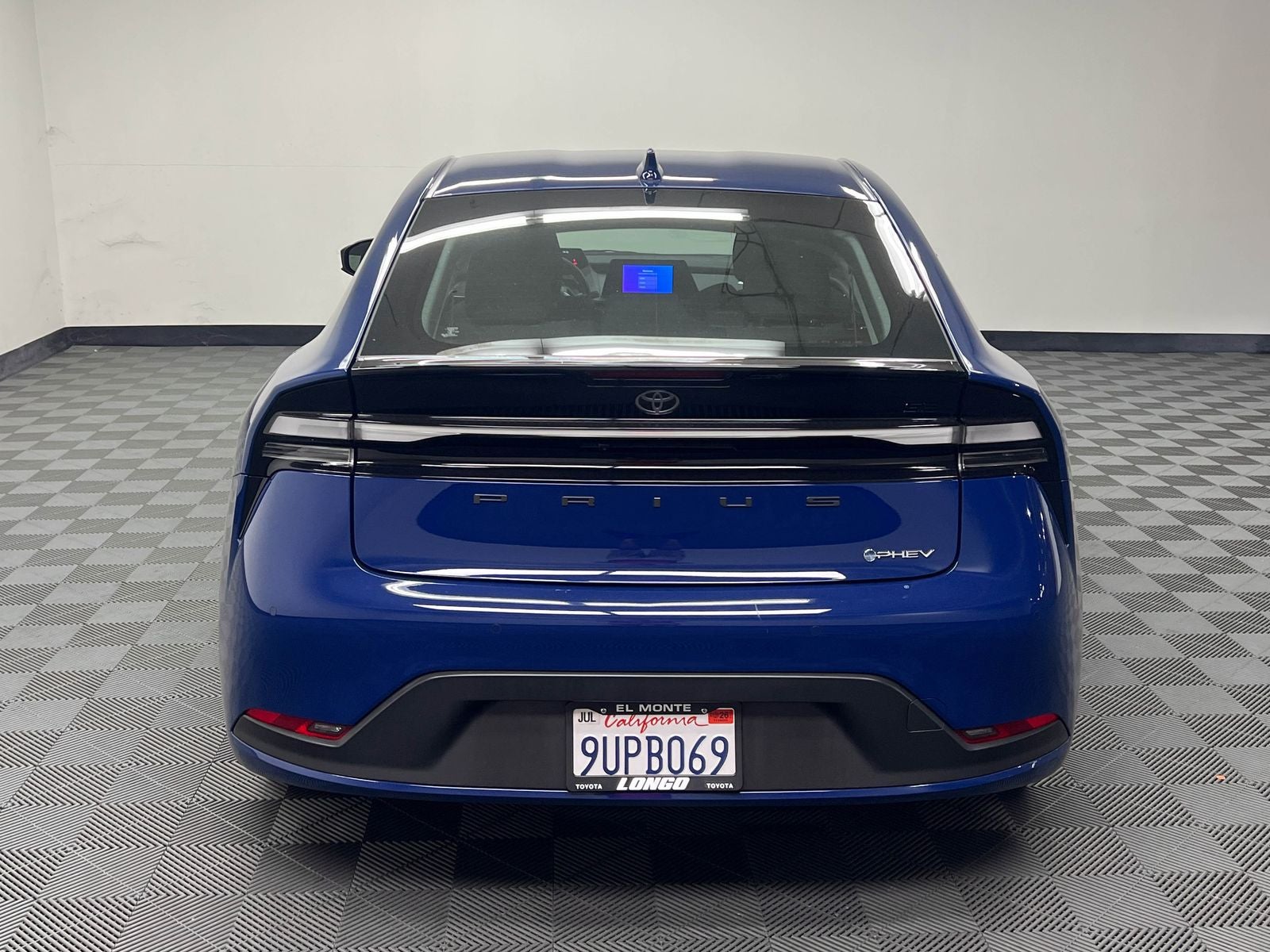 2025 Toyota Prius Plug-In Hybrid SE