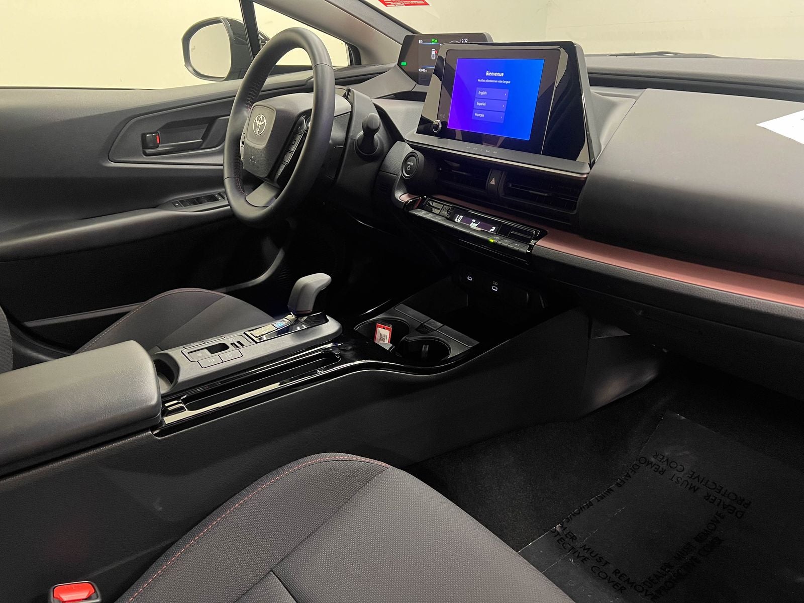 2025 Toyota Prius Plug-In Hybrid SE