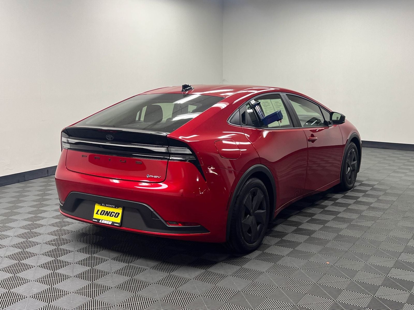 2026 Toyota Prius Plug-In Hybrid SE