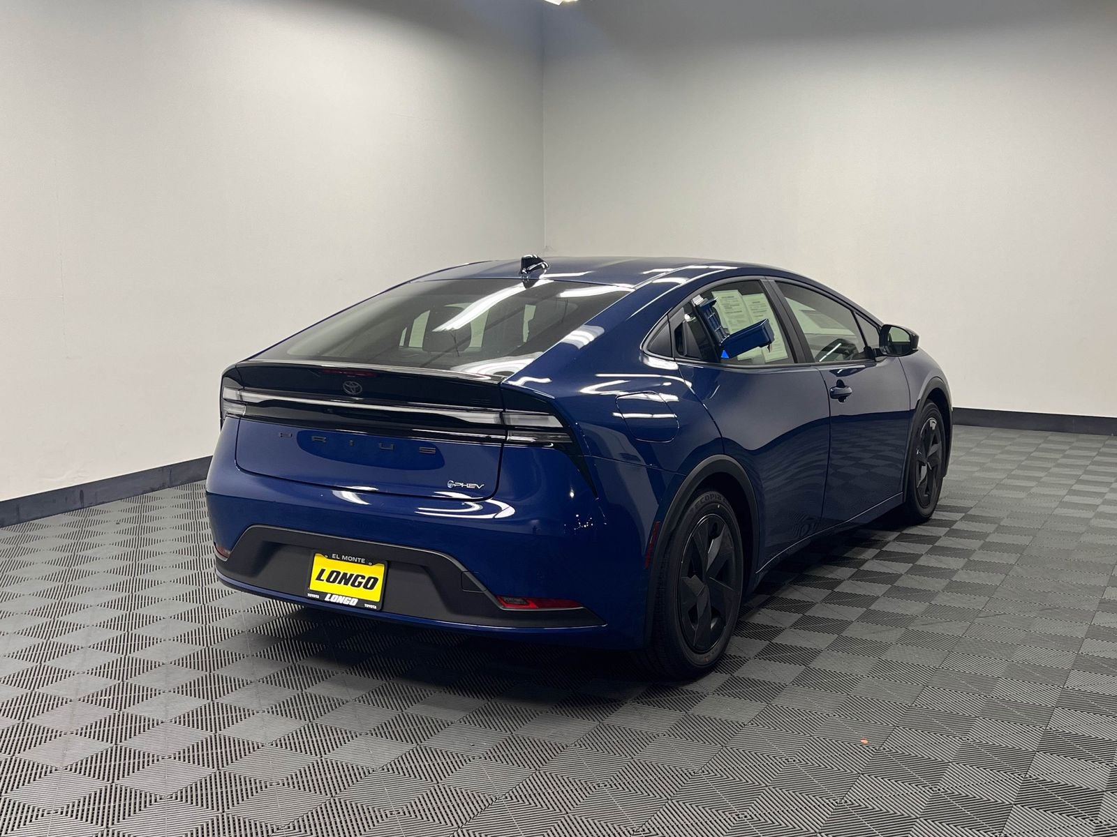 2026 Toyota Prius Plug-In Hybrid SE