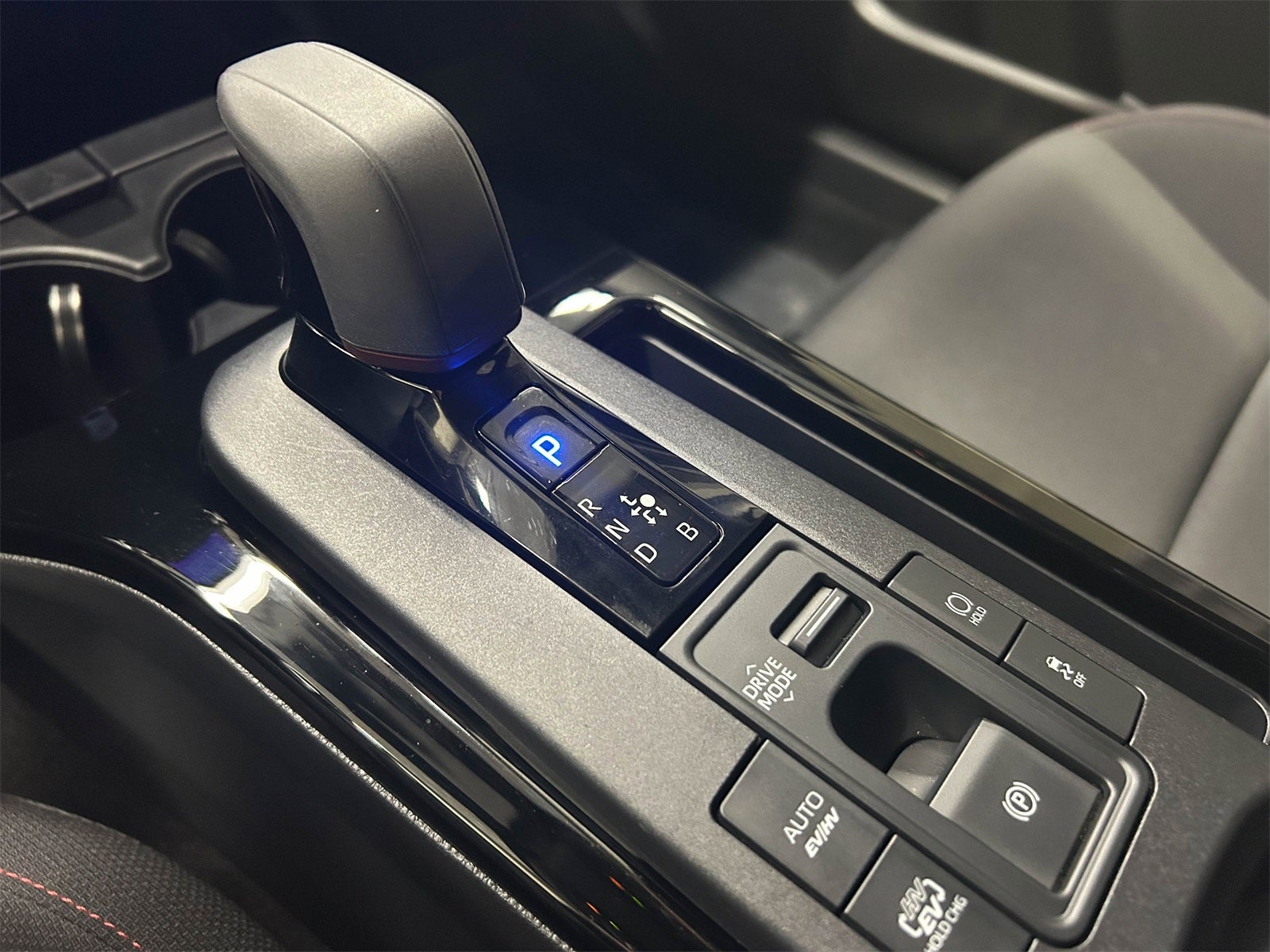 2025 Toyota Prius Plug-In Hybrid SE