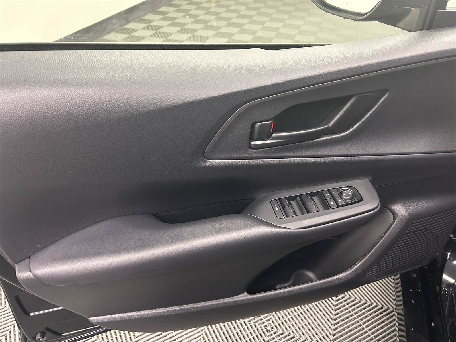 2025 Toyota Prius Plug-In Hybrid SE