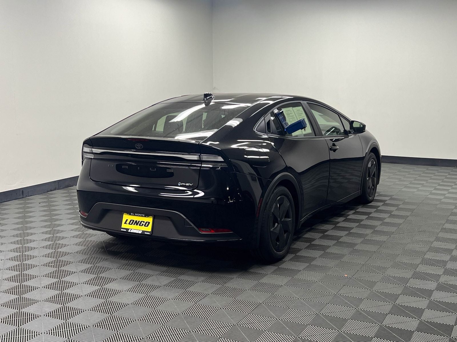 2026 Toyota Prius Plug-In Hybrid SE