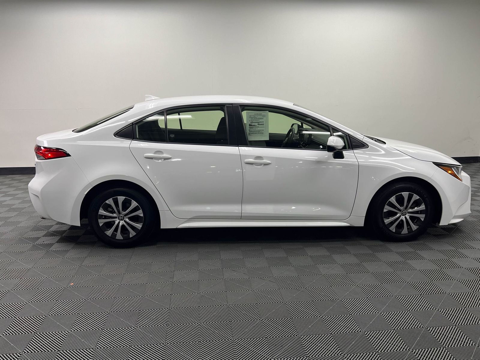 2022 Toyota Corolla Hybrid LE