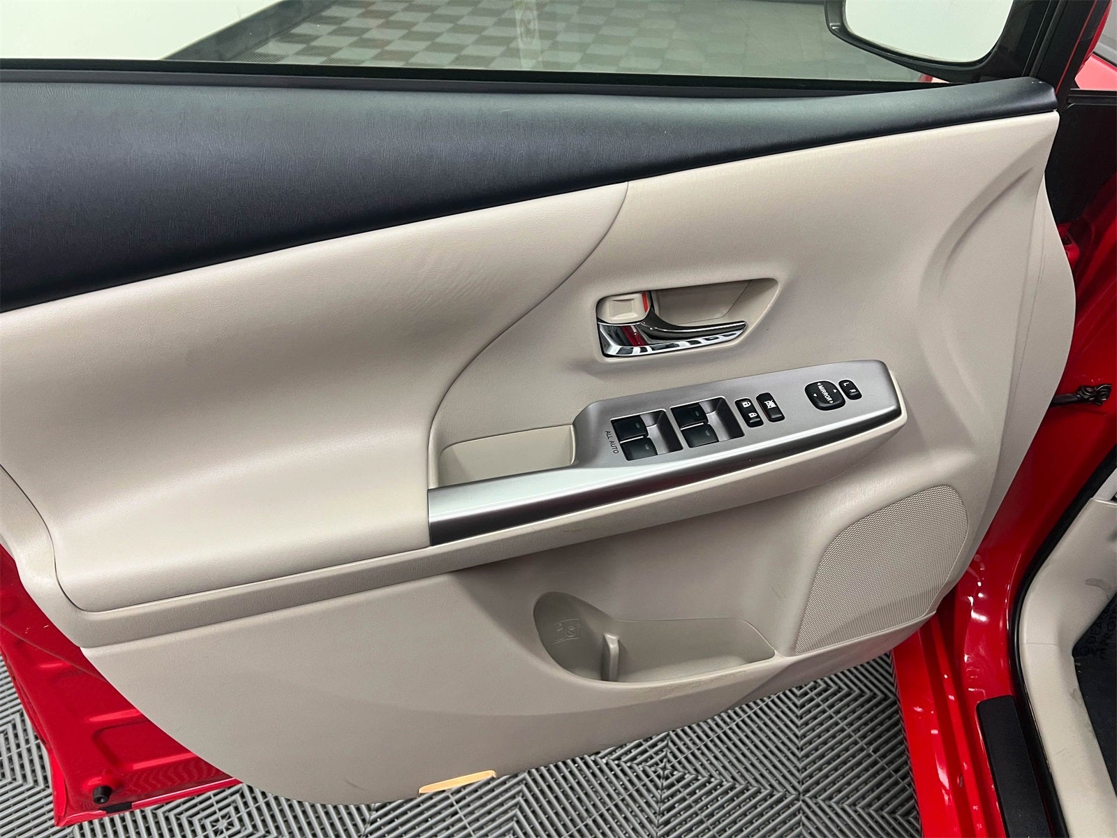 2017 Toyota Prius v Four