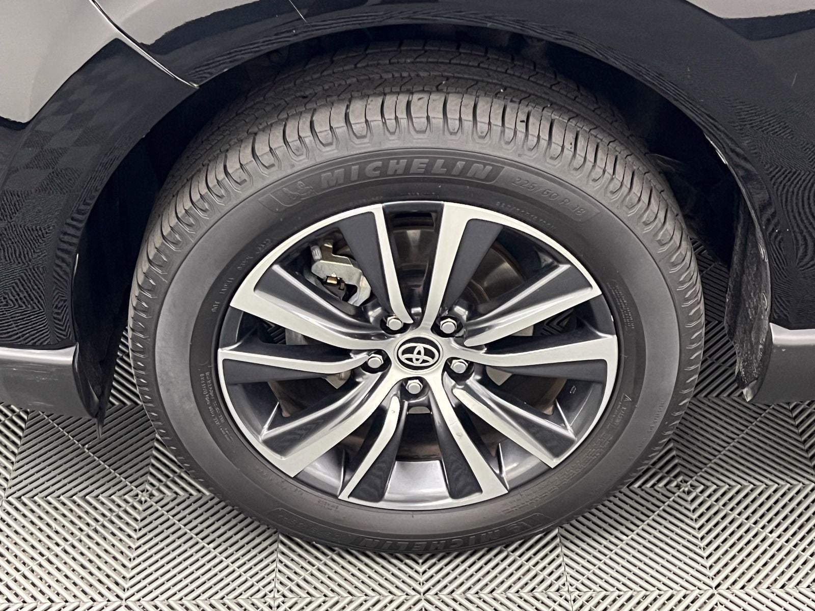 2021 Toyota Venza LE