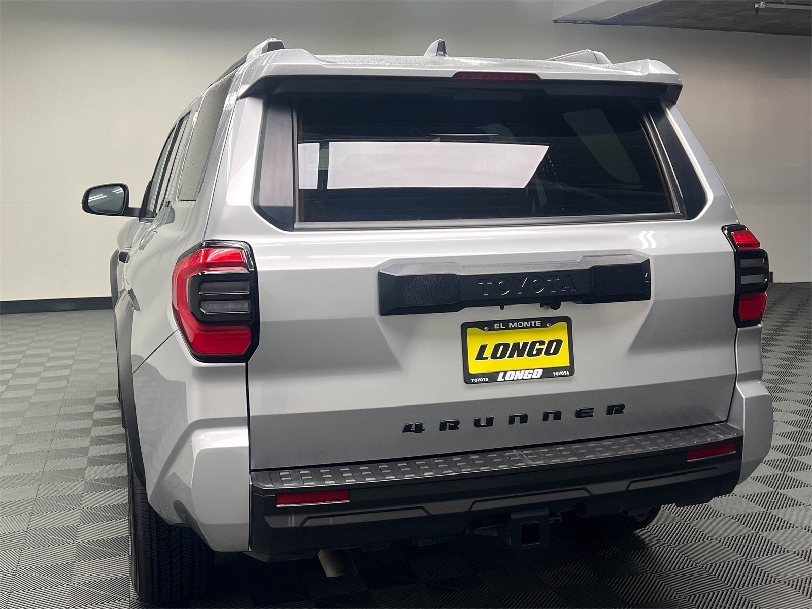 2025 Toyota 4Runner SR5 4WD