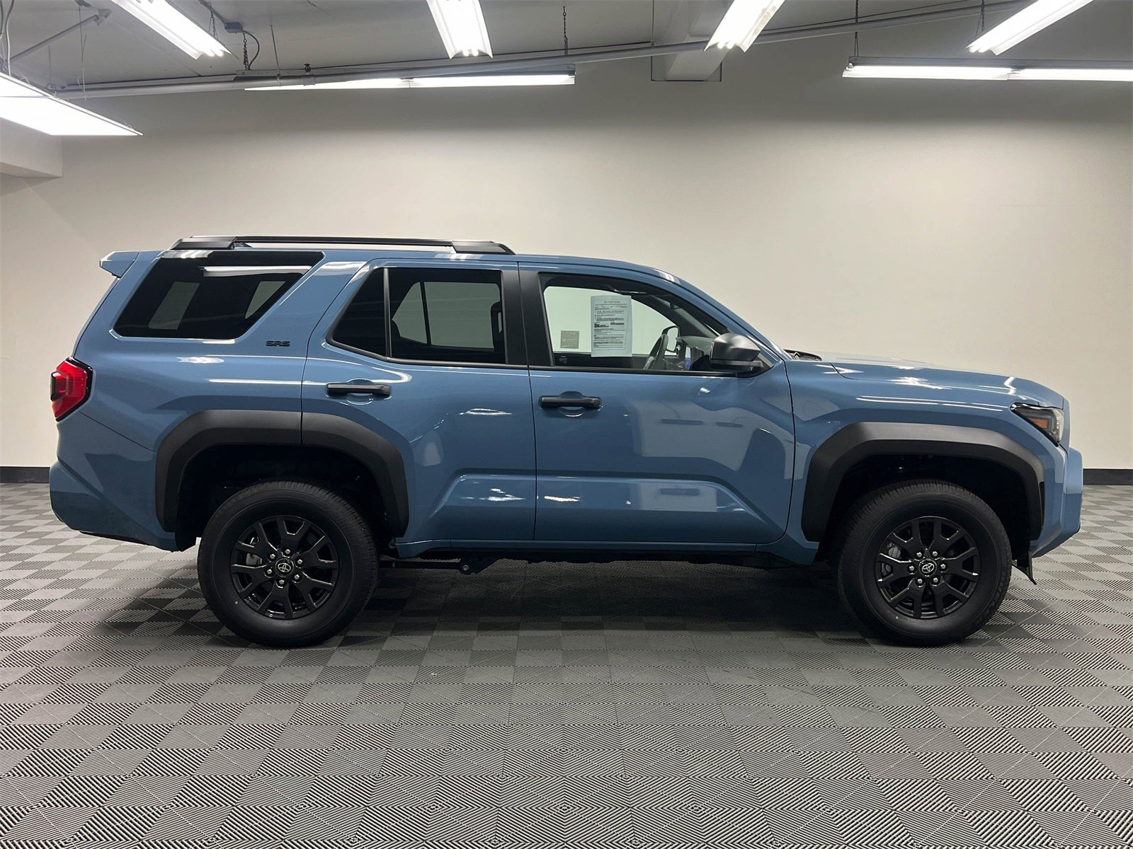 2025 Toyota 4Runner SR5 4WD