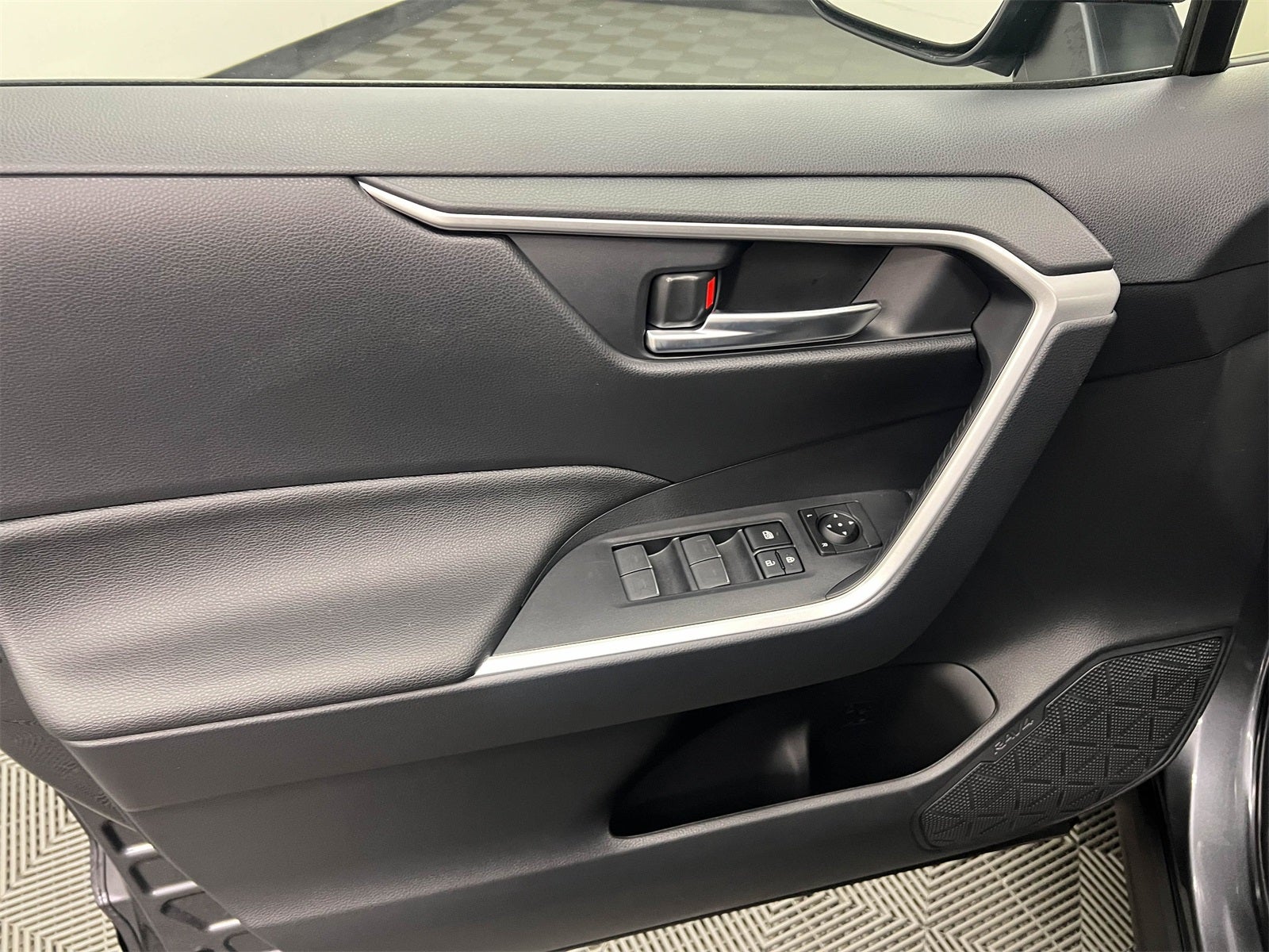 2025 Toyota RAV4 Plug-In Hybrid SE