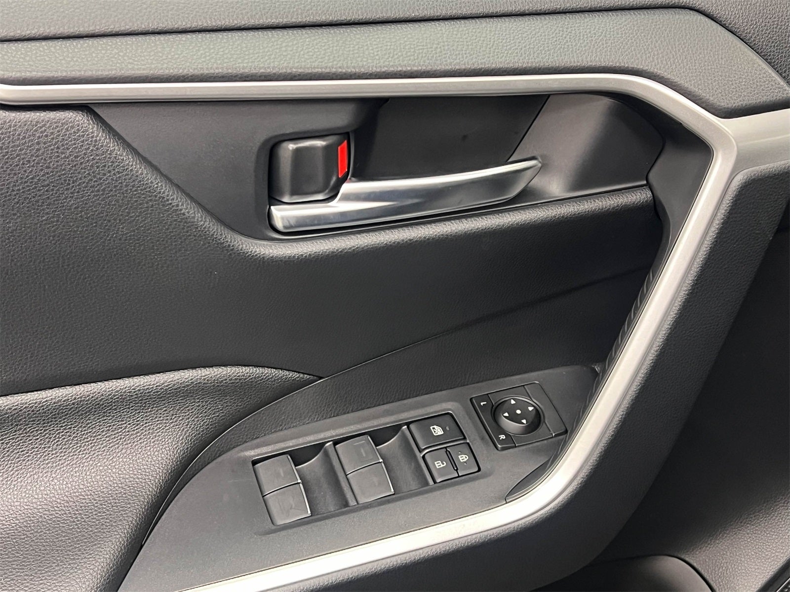 2025 Toyota RAV4 Plug-In Hybrid SE