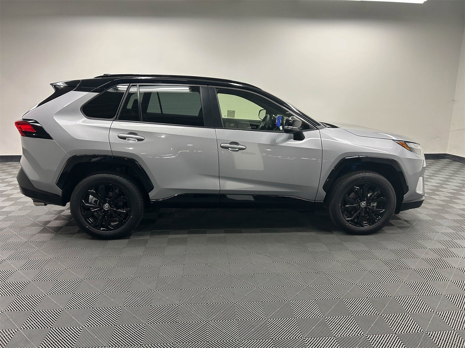 2025 Toyota RAV4 Hybrid XSE