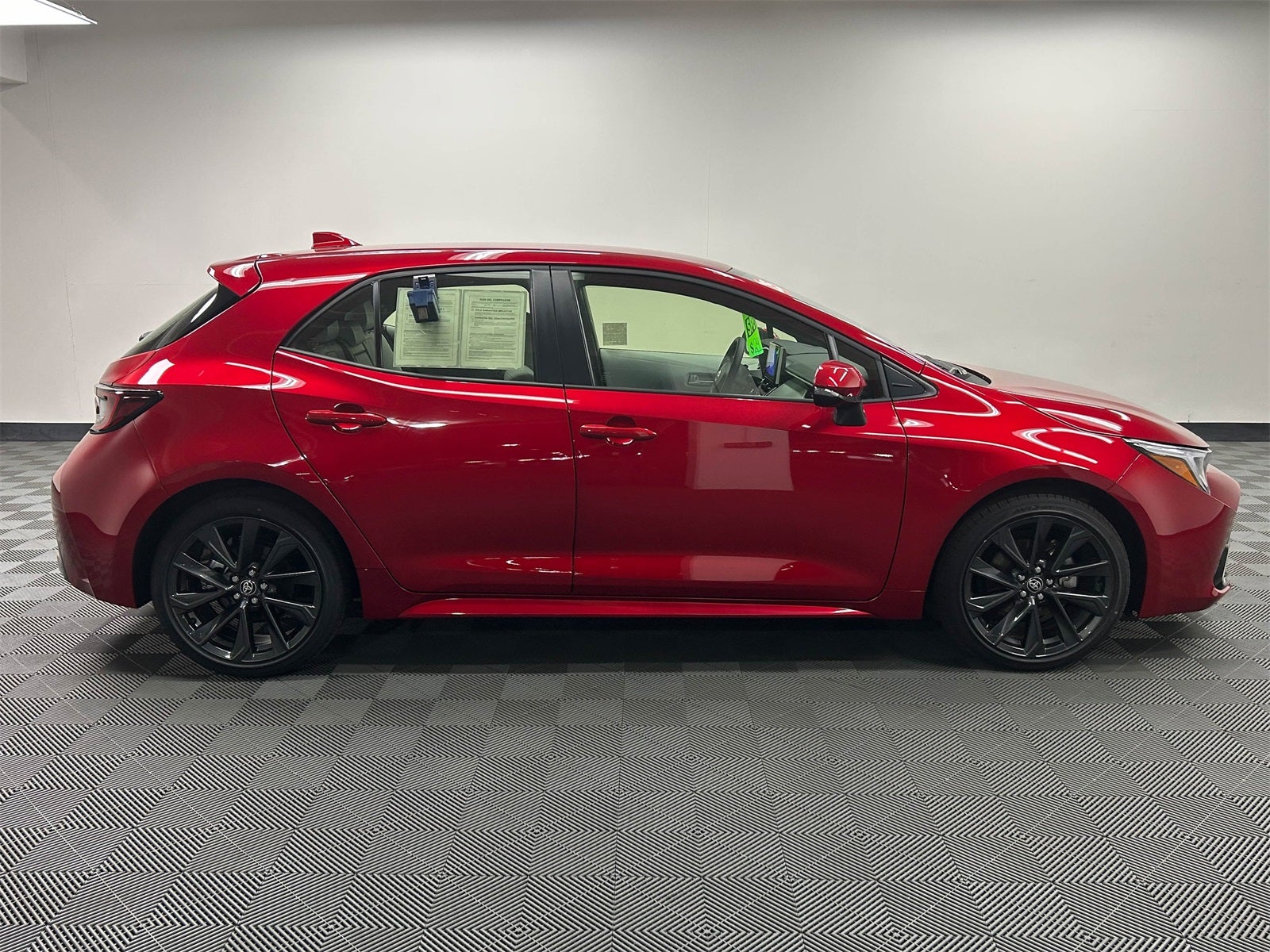 2025 Toyota Corolla Hatchback XSE