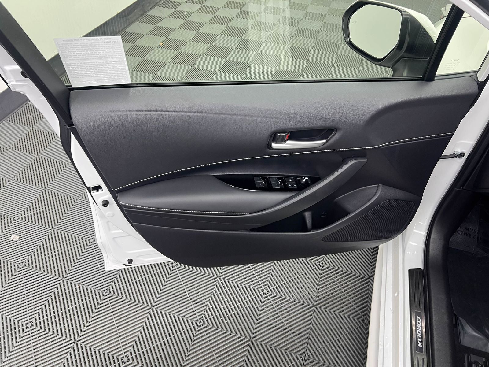 2024 Toyota Corolla Hatchback SE