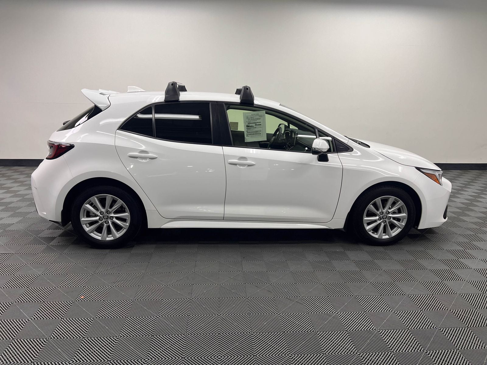 2024 Toyota Corolla Hatchback SE