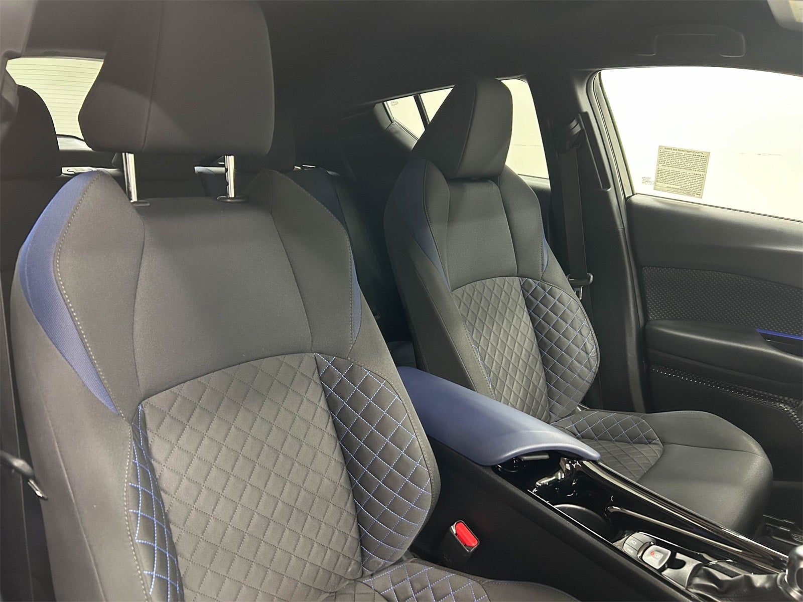 2022 Toyota C-HR XLE