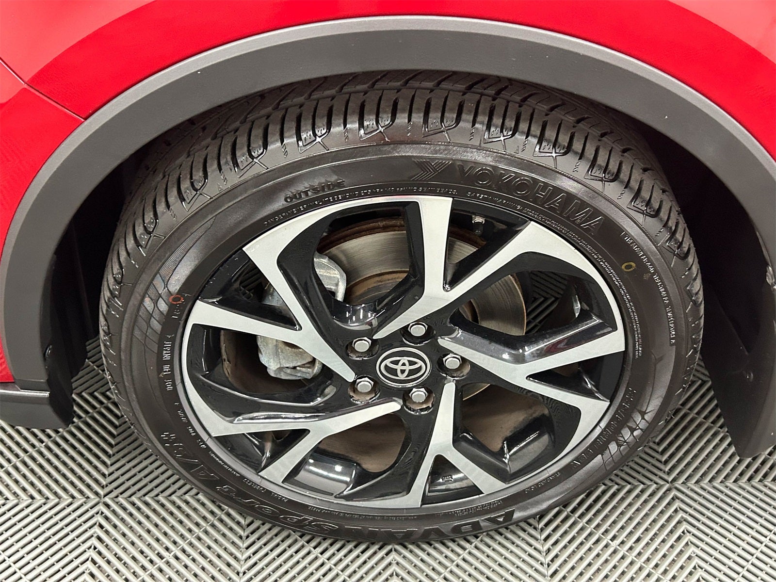 2022 Toyota C-HR XLE